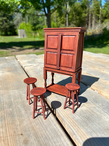 Country cabinet and table