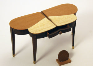 Butterfly desk