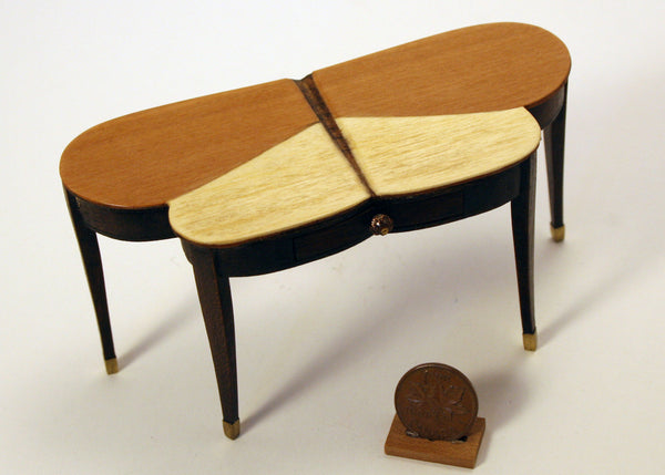 Butterfly desk